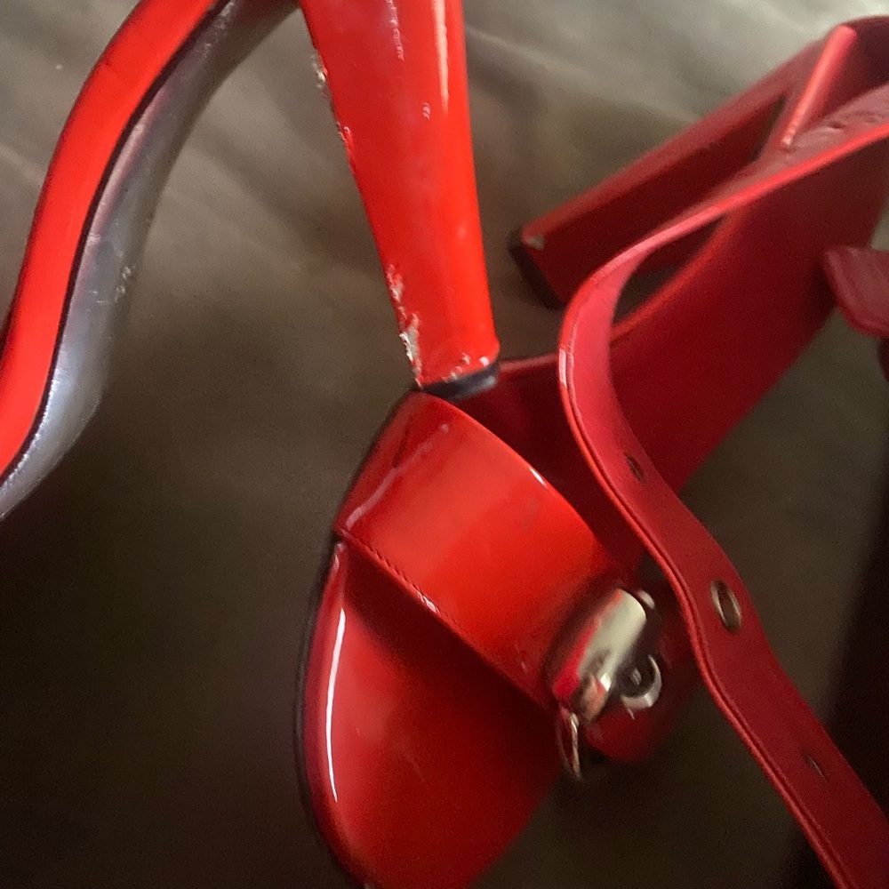 Red Gucci heels